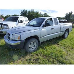 2005 DODGE DAKOTA 4X4 TRUCK