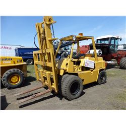 KOMATSU PROPANE POWERED FORK LIFT