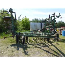 JOHN DEERE 1000 FIELD CULTIVATOR