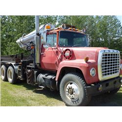 FORD 9000 TANDEM AXLE PICKER TRUCK