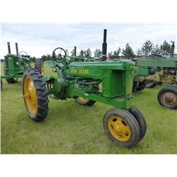 1940 JOHN DEERE H TRACTOR
