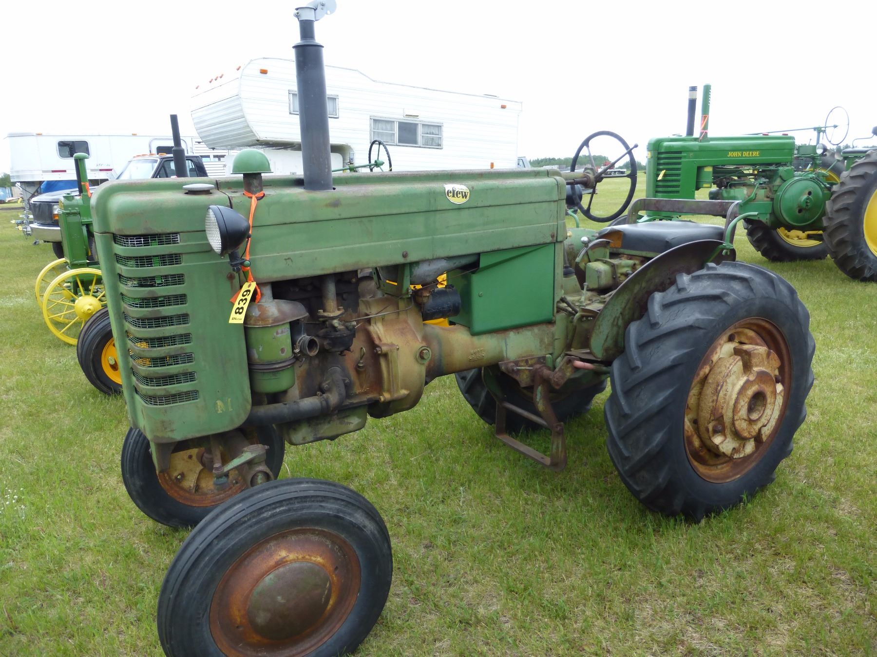 1948 JOHN DEERE M TRACTOR