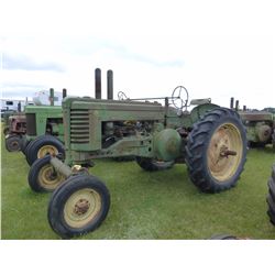 1952 JOHN DEERE R TRACTOR