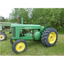 JOHN DEERE A STYLED TRACTOR