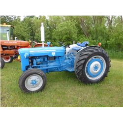 FORDSON SUPER DEXTRA 3 DIESEL TRACTOR