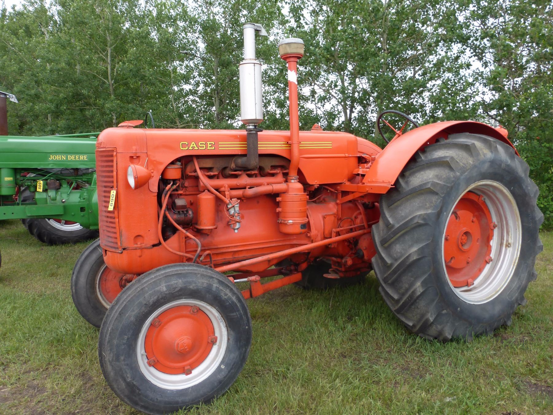 CASE 500 TRACTOR