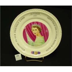 Commemorative Plate QUEEN ELIZABETH