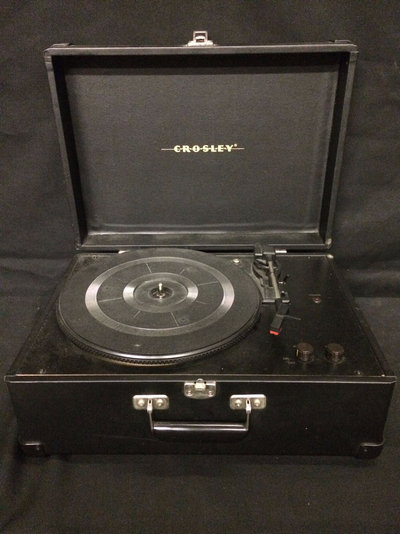 CROSLEY RECORD PLAYER (MODEL CR249)
