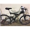 Image 2 : 2 BIKES: BLACK MOUNTAIN BIKE & GREEN SUPERCYCLE FULL SUSPENSION MOUNTAIN BIKE