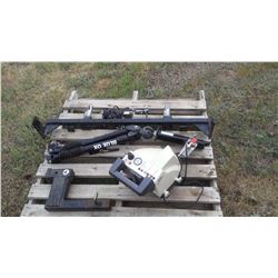 Blue Ox Towing Hitch/ Brake Buddy Package