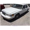 Image 2 : 1992 - LINCOLN TOWN CAR with TX Title