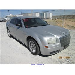 2005 - CHRYSLER 300 with TX Title