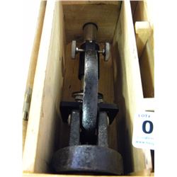 VINTAGE MICROSCOPE IN WOODEN BOX