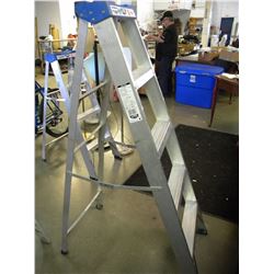 5' FT LITE ALUMINUM UTILITY STEP LADDER
