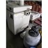 Image 1 : POOL HEATER/2 FILTERS