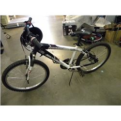 MAKAMORA MOUNTAIN BIKE WITH HELMET
