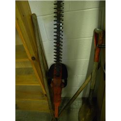 LOT OF GARDEN TOOLS/HEDGE TRIMMER