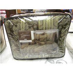 NEW 7PC. QUEEN SIZE BED IN A BAG
