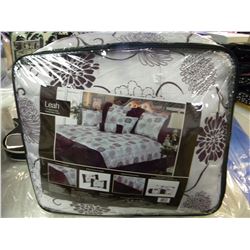 NEW 7PC. QUEEN SIZE BED IN A BAG