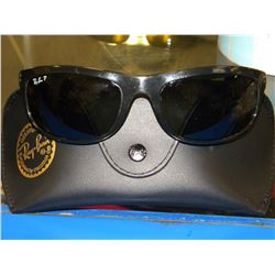 AUTHENTIC RAYBAN SUNGLASSES W/CASE