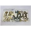 Image 2 : TRAY OF VINTAGE KEYS