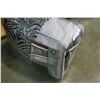 Image 1 : HOMETRENDS 8-PIECE KINGSIZE ZEBRA BEDDING IN A BAG
