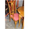 Image 2 : JAMESTOWN STERLING SOLID OAK DINING TABLE W/ 2 LEAFS + 6 CHAIRS INCL. 2 ARMCHAIRS