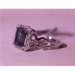 Exquisite Sterling Silver Ring with Lab Alexandrite