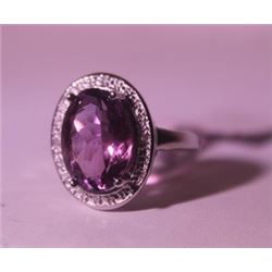 Exquisite Sterling Silver Ring with Amethyst