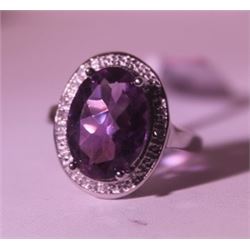 Exquisite Sterling Silver Ring with Amethyst