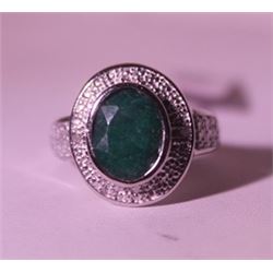 Exquisite Sterling Silver Ring with Genuine Columbian Emerald