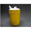 Image 2 : 5 GAL GAS CAN RESTORED TO WHITE ROSE