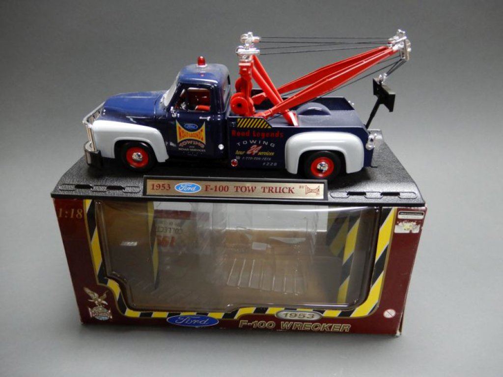 1/18 Ford pick up 1953 Road Legends - Collection