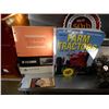 Image 2 : LOT OF FARMING COLLECTIBLES