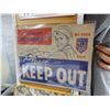 Image 3 : GROUP OF 4 COLLECTIBLES