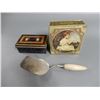 Image 7 : ASSORTMENT OF EARLY COLLECTIBLES
