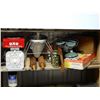 Image 1 : ASSORTMENT OF KITCHEN ACCESSORIES