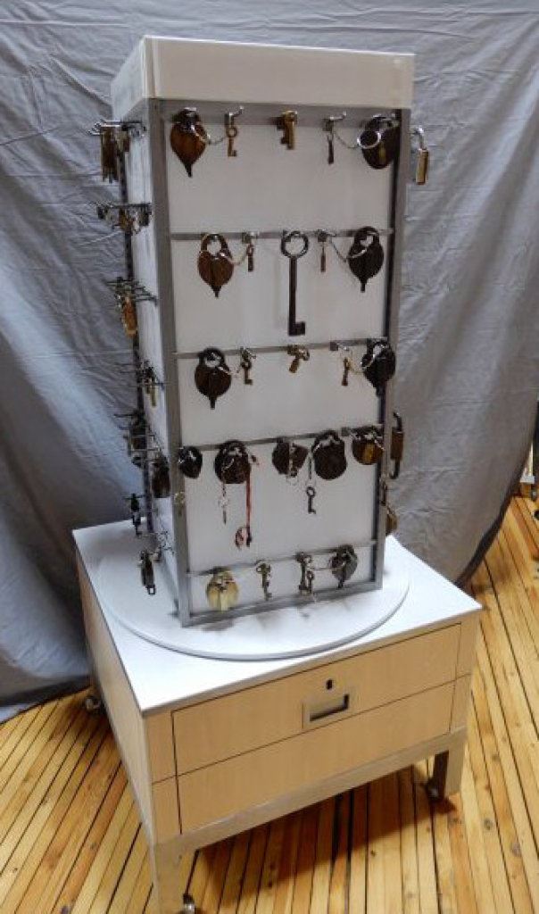 UNIQUE DISPLAY STAND WITH LOCKS & KEYS RAILROAD - BRASS PADLOCKS ...