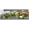 Image 1 : LOT OF JOHN DEERE COLLECTIBLES MODEL "G" TRACTOR/BOX - ERTL MODEL "A" TRACTOR/BOX  - ERTL MODEL "R" 