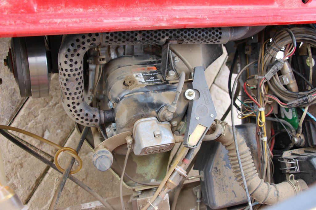 CLUB CAR GOLF CART KAWASAKI GAS ENGINE COMPLETE WITH STEREO & CB RADIO CLUB CAR GOLF CART KAWASAKI GAS ENGINE COMPLETE WITH STEREO & CB RADIO