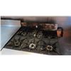 Image 2 : Vulcan 6-Burner Range/Oven 34" W