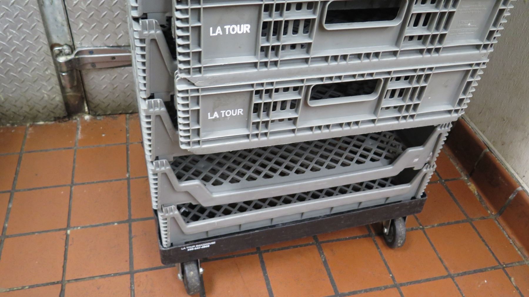 Qty 9 La Tour Stackable Drying Racks w/Transport Dolly - Oahu Auctions