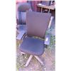 Image 2 : Qty 4 Executive Office Chairs w/Swiveling Base