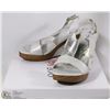 Image 1 : NEW LUCITE SEY ESTEEM LADIES SHOES -