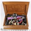 Image 1 : JEWELRY BOX FULL OF WATCHES