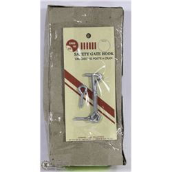 CASE OF SAFETY GATE HOOKS/LATCHES
