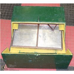 THE NORTHERN STARS VINTAGE MUSIC STAND W/ WOOD