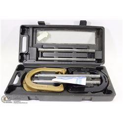 METAL HORSESHOE SET WITH ABS CARRYING CASE
