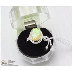 26-AUSTRATIA TRIPLE OPAL GEMSTONE RING