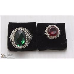 LOT OF TWO WOMENS FASHION RINGS